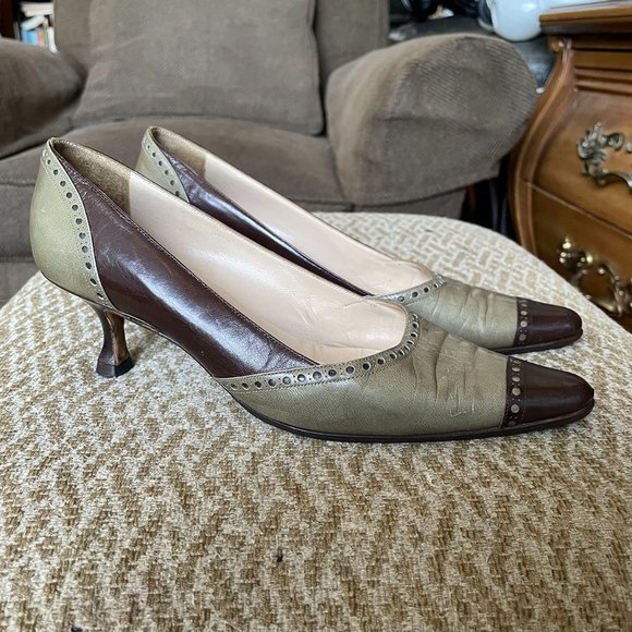 Manolo Blahnik Shoes - HP Manolo Blahnik Kitten Heels US 6.5 EU37 VTG Brown & Khaki